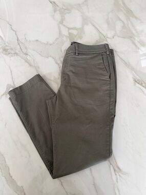Express Men's Olive Green Casual Chino Pants